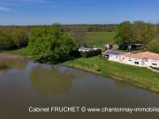 Maison de luxe de 4 chambres en vente à Chantonnay, France
