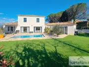 Maison de luxe de 4 chambres en vente à Rochegude, France