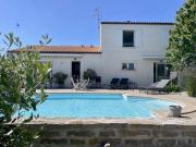 Maison de luxe de 4 chambres en vente à Vérines, France