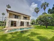 Maison de luxe de 5 pièces en vente à Antibes, France