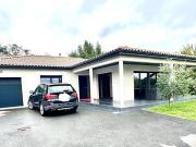 Maison de luxe de 6 pièces en vente à Bassens, France