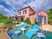 Maison de luxe de 6 pièces en vente à Nîmes, France