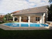 Maison de luxe de 7 pièces en location à Marly, France