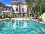 Maison de luxe de 8 pièces en vente à Nîmes, France