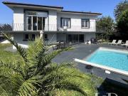Maison de luxe de 8 pièces en vente à Pessac, France