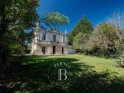 Maison de luxe de 9 pièces en vente à Bordeaux, France