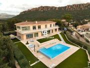 Maison de luxe de 9 pièces en vente à Saint Raphaël, France