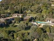 Maison de luxe de 9 pièces en vente à Tourrettes sur...