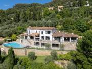 Maison de luxe en vente à Grasse, France