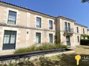 Maison de Maître du 18ème rénovée entièrement avec piscine