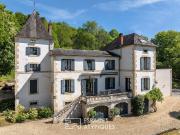 Maison de Maître et sa maison d'amis dans son écrin...