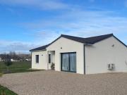 Maison de plain pied de 90 m² habitables, 3 chambres,...