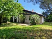 Maison de plain pied de 94 m2 sur un beau terrain clos et ar