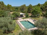 Maison de plain pied en pierre avec grand jardin et...