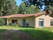 Maison de plain pied: entrée, séjour, 3 chambres,...