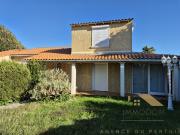 MAISON DE PLAIN PIED ET SOUS SOL PISCINE ET JARDIN