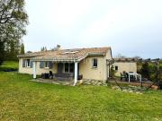 Maison de plain pied, garage et piscine hors sol sur...