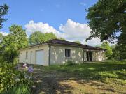 Maison de plain pied sur 1,7ha de terrain et bois non...