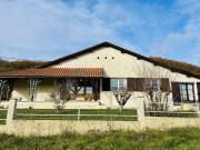 Maison de plain pied type basque avec grand parc 142m² Fumel