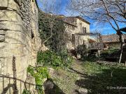 Maison de village, appartement et loft avec jardin 280m²...