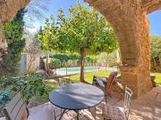 MAISON DE VILLAGE AU PIED DU LUBERON 3 CHAMBRES ET PISCINE