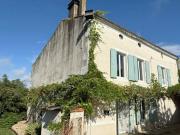 Maison de Village avec 2 Chambres, Jardin et Dépendances...
