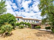 Maison de village avec jardin et piscine