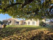 Maison de village avec piscine et son appartement à...