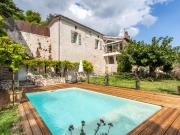 Maison de village avec piscine et vue