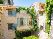 Maison de village avec terrasse tropézienne, cour intérieure