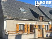 Maison de village comprenant trois chambres et un...