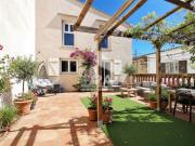 Maison de village de charme avec terrasse et garage à...