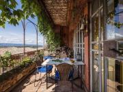 Maison de village du 17ème siècle avec vue panoramique à... Maison de village du 17ème siècle avec vue panoramique à...