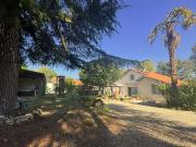 Maison de village en bon état avec dépendances sur 2750...