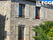 Maison de village en pierre avec 3 chambres et une cour...