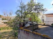 Maison de village en pierre avec jardin