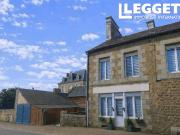 Maison de village en pierre avec jardin, garage et pompe...