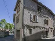 Maison de village entièrement rénové au cœur du village....