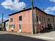 Maison de village et grande grange atelier