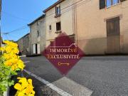 Maison de village garage et exterieur