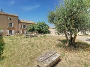 Maison De Village Mitoyenne A Vendre Au Pied Du Luberon...