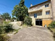 Maison de village R+2 de 120m² avec grand garage et terrain