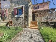 Maison de village remplie d'histoire