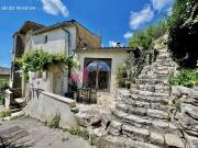 Maison de village rénovée avec terrain et vue dégagée