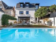 Maison de ville 235 m² avec piscine chauffée et...