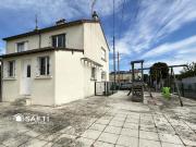 Maison de ville au coeur du bourg