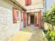 MAISON DE VILLE AVEC COUR A RENOVER