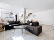 Maison de ville avec son jardin et ses dépendances