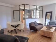 Maison de ville avec terrasse et garage au coeur d'Uzès