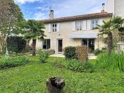 MAISON DE VILLE DES ANNÉES 1800 PONS